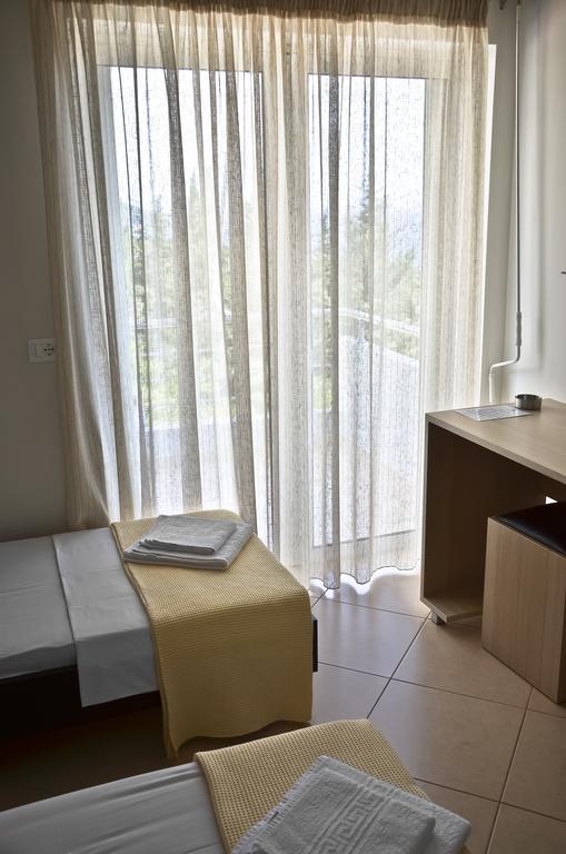 Perivolos Apartments Dhërmi Pokoj fotografie